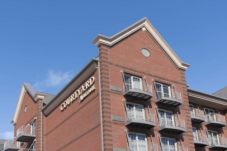 Hotel Courtyard By Marriott Holland Downtown