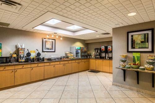 Hotel Quality Inn University Lansing