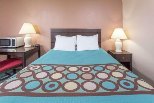 Hotel Super 8 By Wyndham Austin Mn