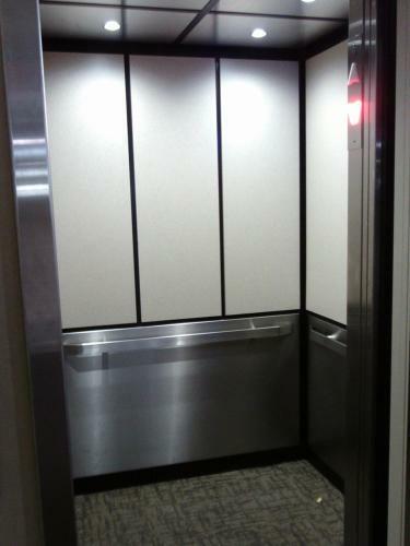 Hotel 5th Avenue Inn & Suites
