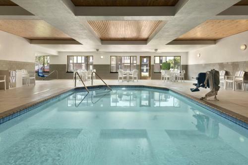 Hotel Country Inn & Suites Saint Cloud