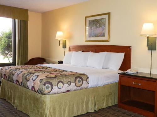 Regency Hotel & Conference Center