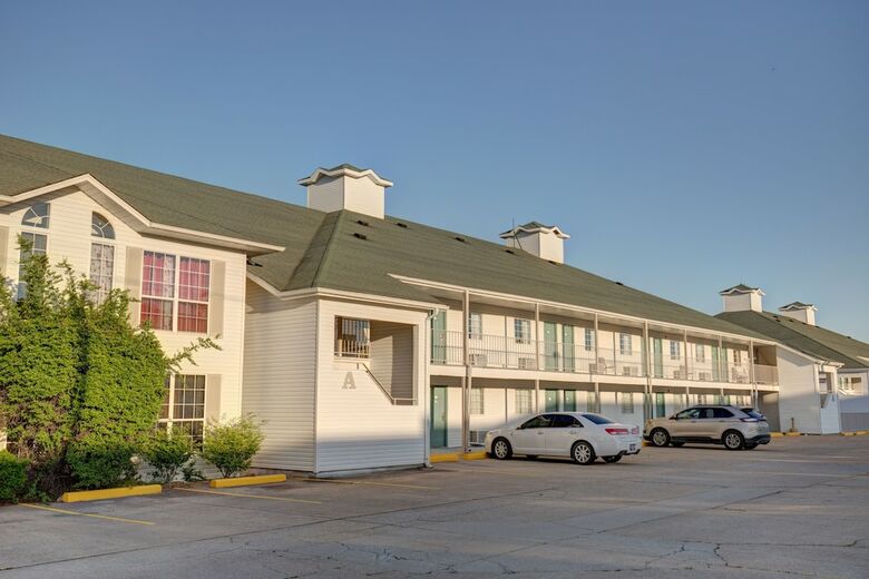 Hotel Southern Oaks Inn