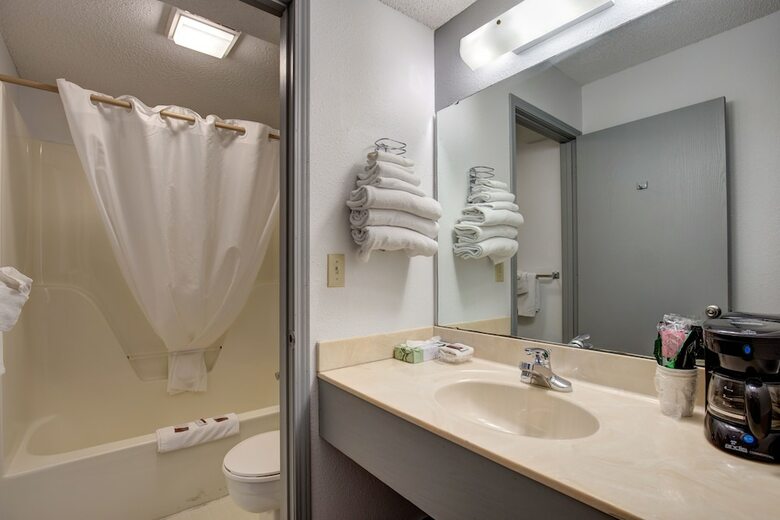 Hotel Southern Oaks Inn