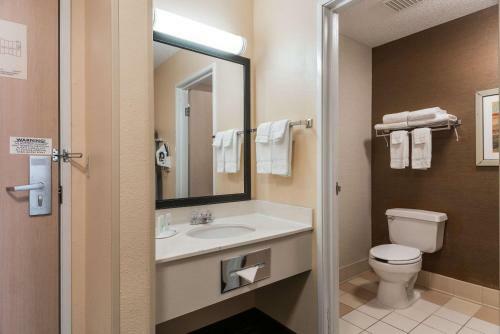 Hotel Quality Inn & Suites