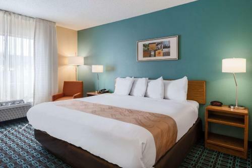 Hotel Quality Inn & Suites
