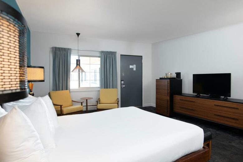 Royal 7 Budget Inn Motel