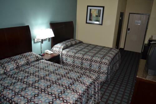 Hotel Countryside Inn & Suites