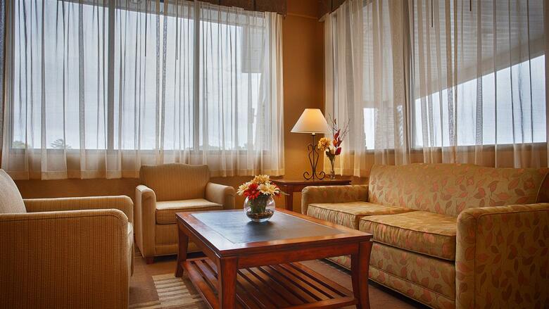 Hotel Best Western Plus Mid Ne Inn & Suites