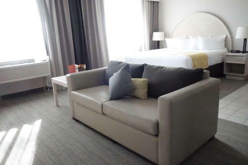 Hotel Country Inn & Suites Sidney