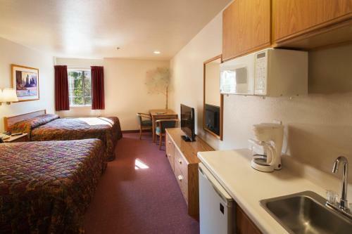 Carson City Plaza Hotel