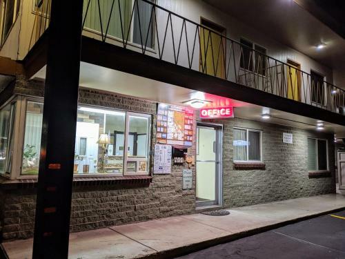 Motel Economy Inn Elko