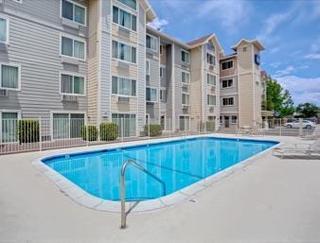 Hotel Baymont Inn And Suites