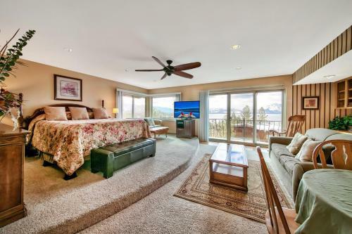 Lake View Chalet