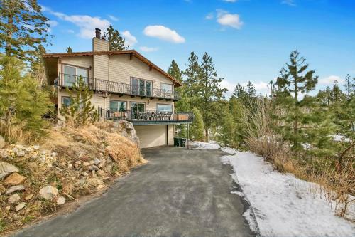 Lake View Chalet