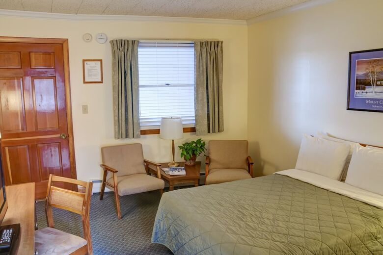 Colonial Motel