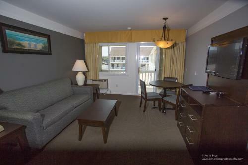 Hotel Royal Atlantic Beach Resort