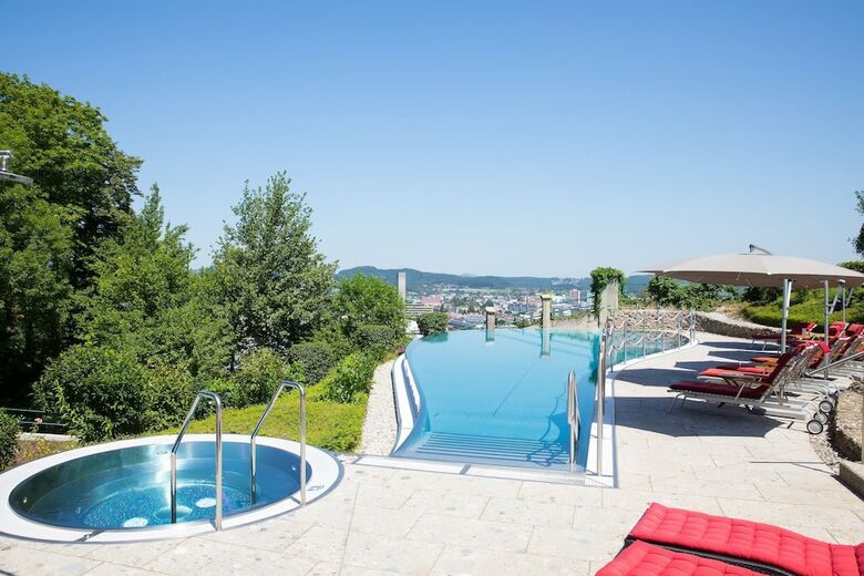 Hotel Schloss Monchstein