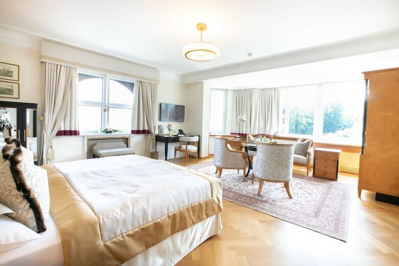 Hotel Schloss Monchstein