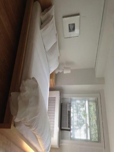 Studio Apartment - 39th Street