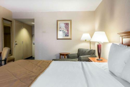 Clarion Hotel And Conference Center
