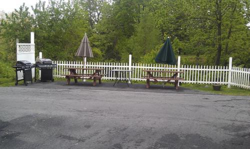 Community Court Motel