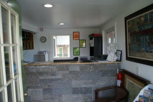 Whispering Pines Motel - Asheville