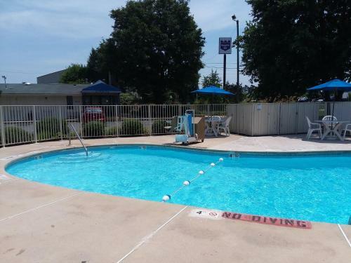 Motel Knights Inn Burlington Nc