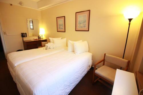 Hostal Leo House