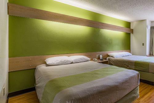 Motel 6 University