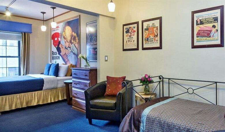 Bed & Breakfast Chelsea Pines Inn