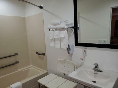 Motel Days Inn & Suites - Lexington