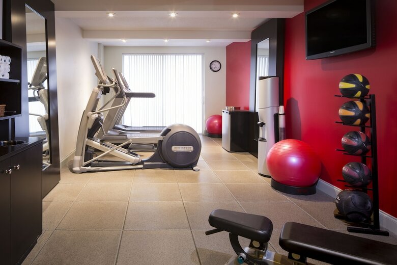 Doubletree By Hilton Hotel Raleigh - Brownstone - University