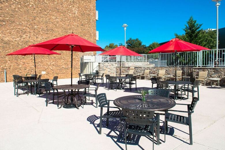 Doubletree By Hilton Hotel Raleigh - Brownstone - University