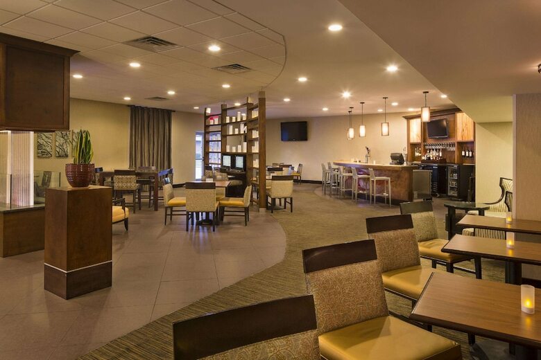 Doubletree By Hilton Hotel Raleigh - Brownstone - University