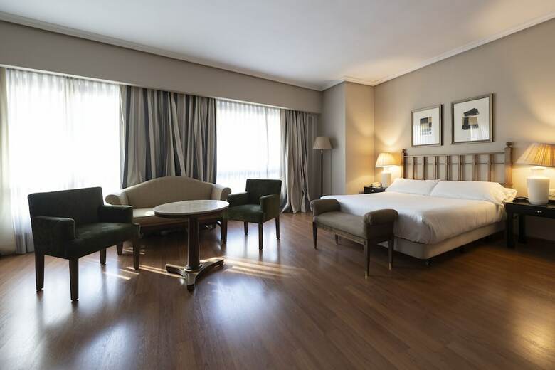 Hotel Barcel� Le�n Conde Luna