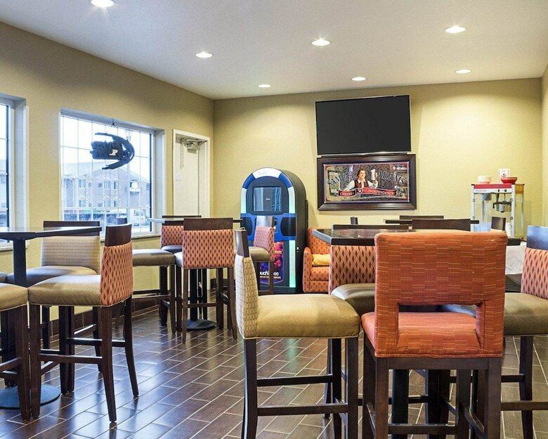 Hotel Comfort Suites Minot