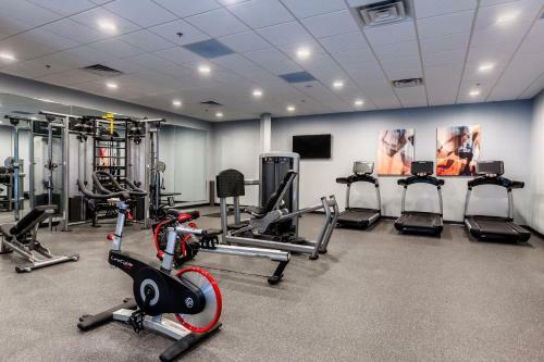 Hotel Ramada Plaza And Suites - Fargo