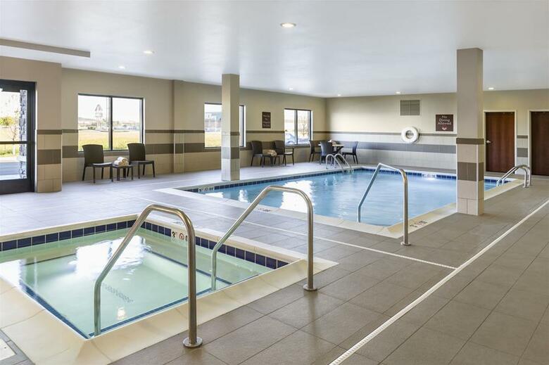 Hotel Comfort Suites Fargo
