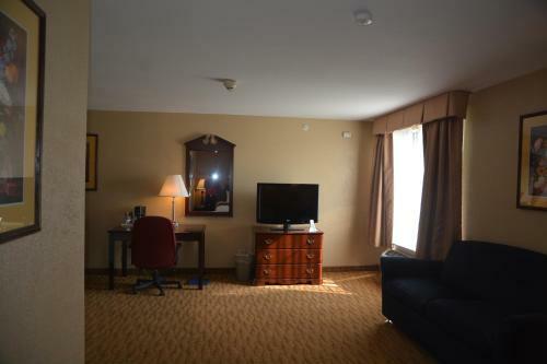 Hotel Countryside Inn And Suites