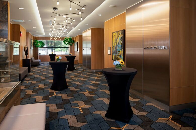 Doubletree By Hilton Hotel & Suites Pittsburgh Downtown