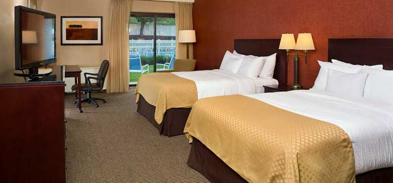 Hotel Doubletree By Hilton Pittsburgh - Meadow Lands