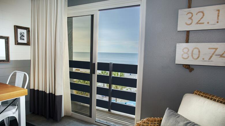 Hotel The Beach House A Holiday Inn Resort
