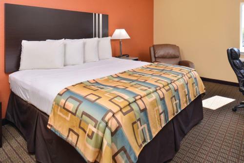 Hotel Douglas Inn & Suites