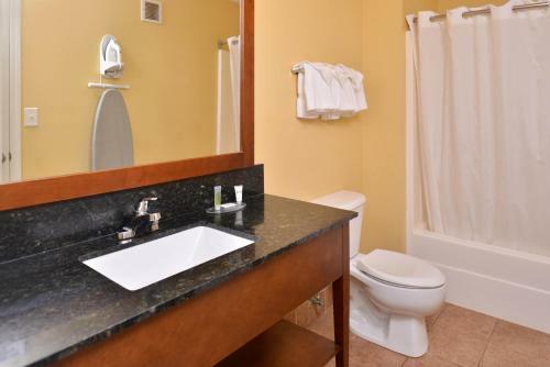 Hotel Douglas Inn & Suites