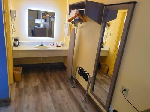 Motel Days Inn Cleveland