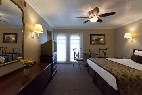 Hotel Reagan Resorts Inn