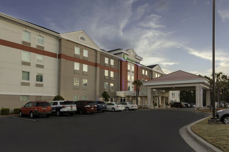 Hotel Holiday Inn Express Myrtle Beach-broadway At The Beach