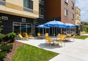 Hotel Courtyard Johnson City
