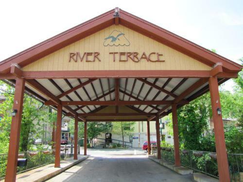 Hotel River Terrace Resort & Convention Center